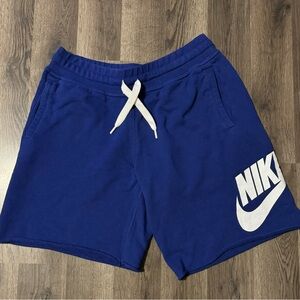 Nike club fleece shorts size large